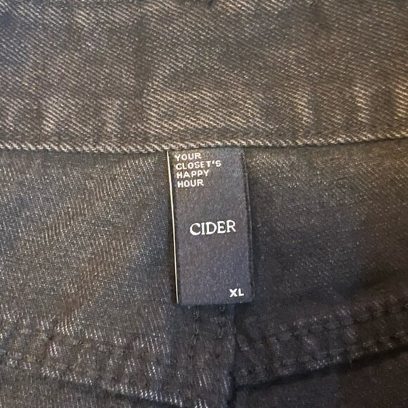 Cider Diamond Tassels Ripped Denim ShortsSize XL - Picture 10 of 10